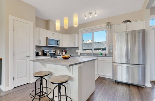 Southwest Edmonton House | Drake - 4 Bdrms, Central AC, Gas BBQ, Garage