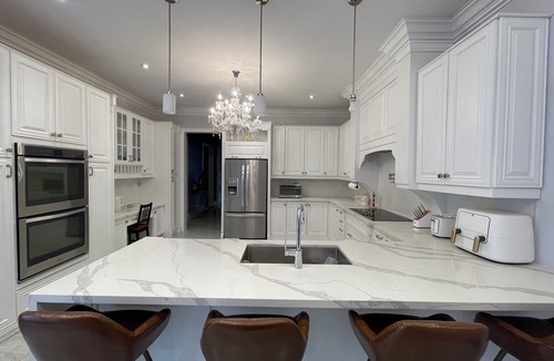 King City House | Dream Escape! Pristine home 5 mins to Canada's Wonderland - 20 mins to Pearson