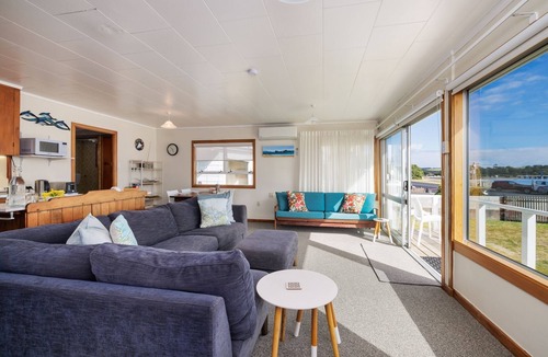 Paihia House | Dream View Waterfront - Paihia Holiday Home