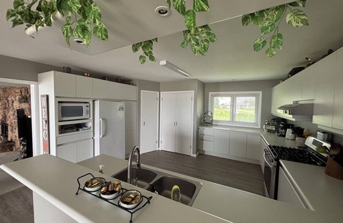 Duclos Point Cottage | Duclos Point Lakefront Private Property w Breathtaking Sunsets
