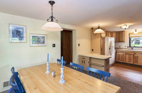 Duluth House | DULUTH LAKE HOME GREAT FAMILY GATHERING ON BEAUTIFUL LAKE INCLUDING A DOCK.