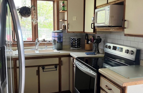 Duluth House | Duluth minnesota 5 Bedrooms 8 beds near UMD and north shore sleeps 6