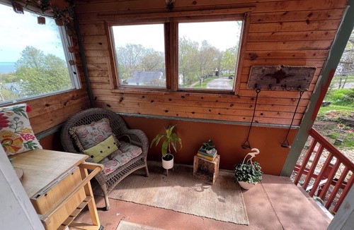 Duluth House | Duluth minnesota 5 Bedrooms 8 beds near UMD and north shore sleeps 6