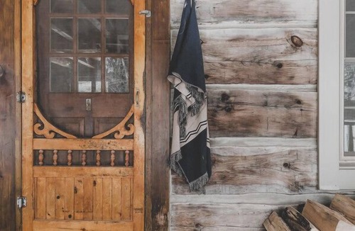 Zorra House | Duncan House | An Arrivals Stay