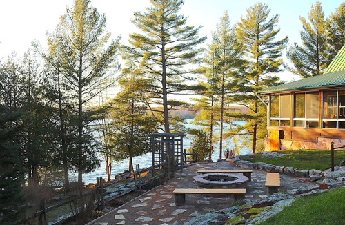 Central Frontenac Cottage | Dvira’s lakefront cottage - Hot tub & Pool table