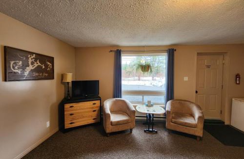 Dwight Hotel | Dwight Village Motel