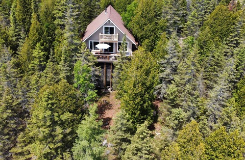 Manitoulin District House | Eagle Nest, Manitoulin Island, Bay at Lake Huron