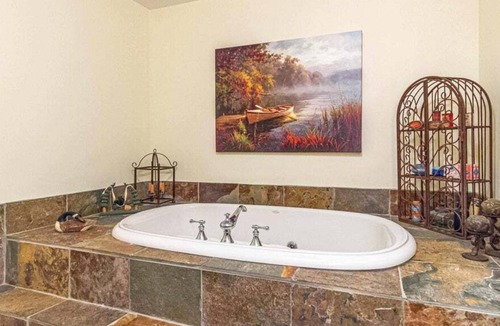 Ely House | Eagles Nest Lodge - Peace & tranquility defined, hand-scribed log home,