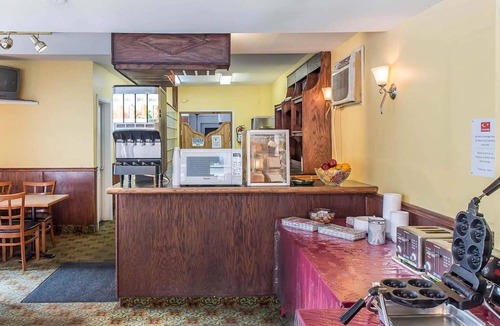 Downtown Ottawa Hotel | Econo Lodge Downtown Ottawa