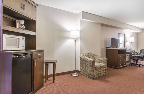 Orillia Hotel | Econo Lodge Orillia