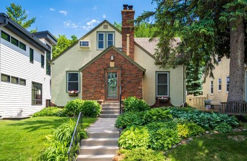 Fulton House | Edina Escape