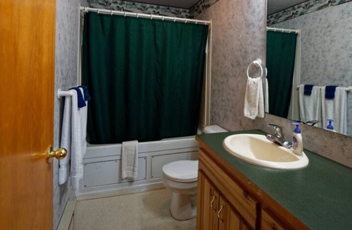Orr Resort | Elbow Lake Lodge: Beachview Suite 2bd/1ba