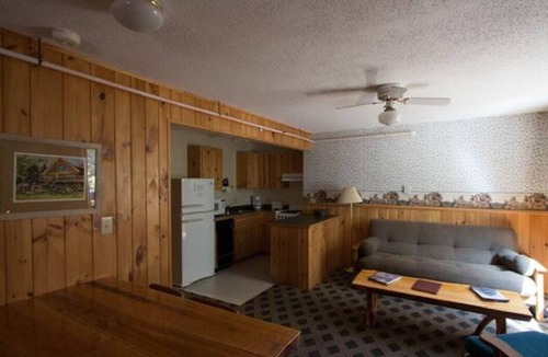 Orr Resort | Elbow Lake Lodge: Woodside Suite 2BD/1BA Full Kitchen, living & dining rooms