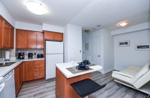 Downtown Mississauga Condo | Elegant 1BD & BTH in Mississauga Downtown