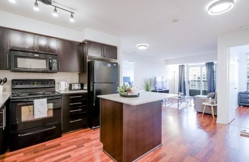 Downtown Mississauga Apartment | Elegant 2BR 2BA Condo Heart of Mississauga SQ1