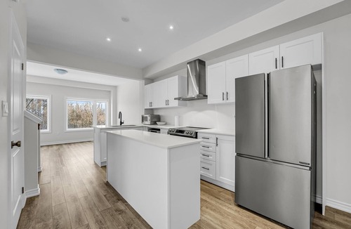 Cambridge House | Elegant 3-Story Townhouse | Ensuite Bath, Office & Free Parking
