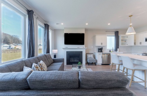 Port Stanley House | Elegant-4BR-retreat-Port Stanley