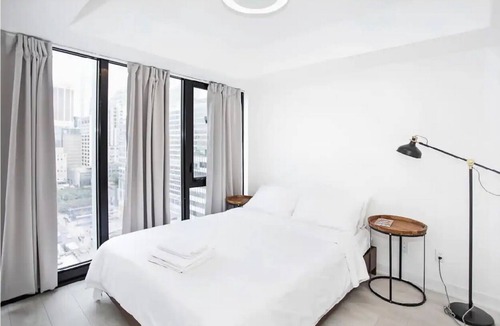 Midtown Toronto Condo | Elegant condo inside Yorkville, the most attractive centre in Toronto