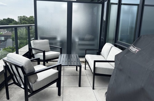 Cedarvale Condo | Elegant Forest Hill Condo - 24 Hour Concierge - Six Month Term