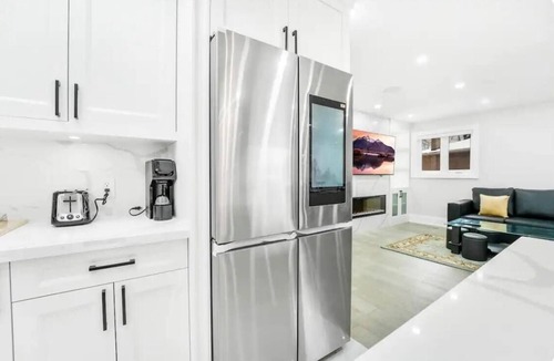 North York House | Elegant Home -Experience Comfort and Luxury