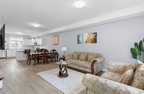 Pelham House | Elegant, Peaceful Retreat near Niagara Falls
