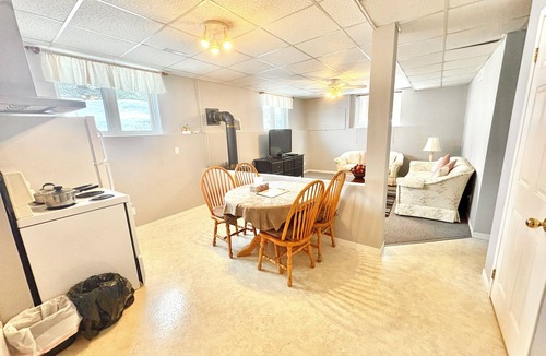 Chapel Hill South House | Elegant Spacious Private Unit w/FREE parking. Perfect for Family Stay!