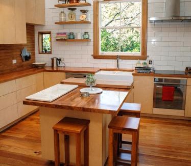 Nelson Villa | Elegant Villa Nestled In The Trees