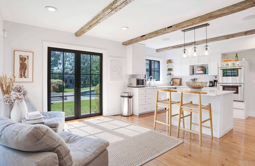 Village of Southampton House | Elegantly designed farmhouse; open and bright living that exudes relaxation.