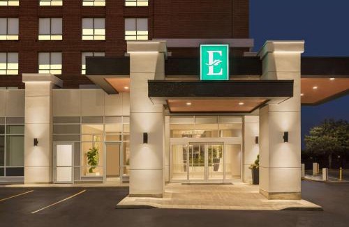 Northeast Mississauga Hotel | Embassy Suites By Hilton Toronto Airport