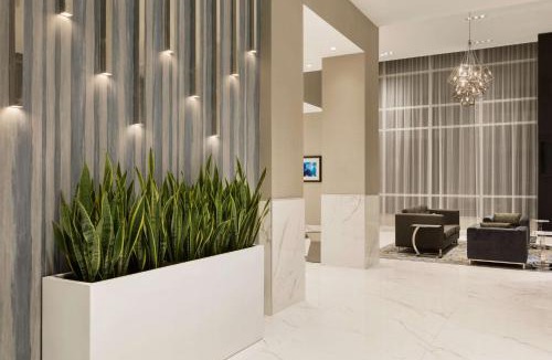 Northeast Mississauga Hotel | Embassy Suites By Hilton Toronto Airport