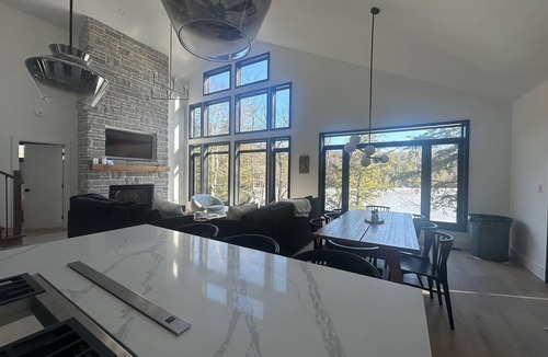 Irondale Cottage | Emerald Escape