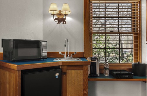 Mount Tremper Hotel | Emerson Resort & Spa