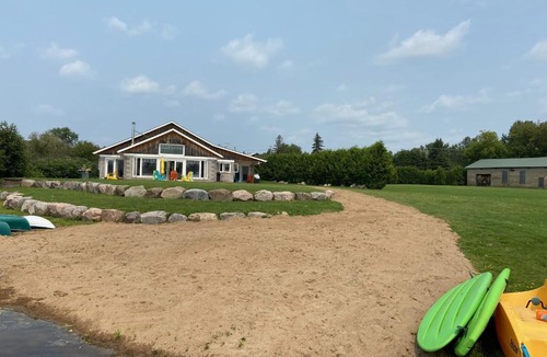 Barry's Bay Villa | Emilia's Return - 5 Acre Waterfront Estate w/Dock
