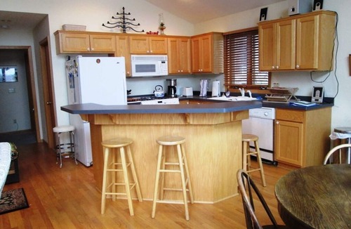 Pine Brook House | Emma's Spectacle Lake Home - a Perfect Retreat from the World