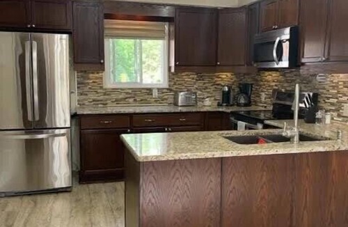 Bobcaygeon Cottage | Enchanting three bedroom river front cottage
