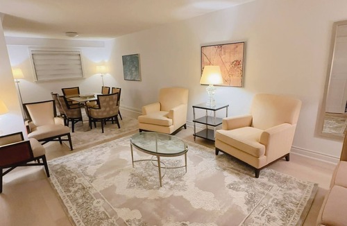 Applewood House | Entire 05 Bedroom House near YYZ
