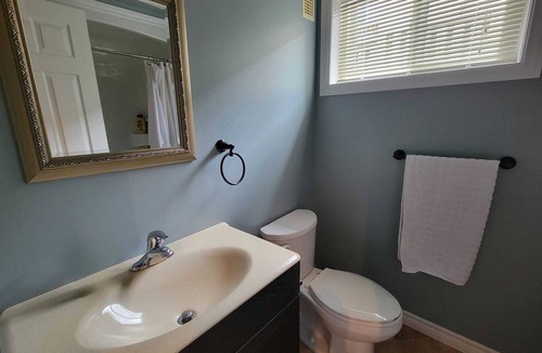 Durham Region House | Entire 1 bedroom basement suite with separate entrance in North Oshawa