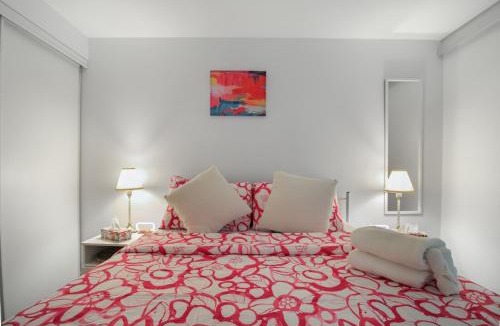 Garden District Apartment | Entire 1BR - Walk to CF Toronto Eaton Centre Yonge Dundas Square Prime Downtown