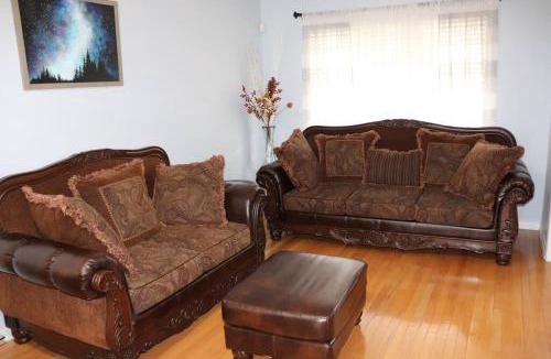 Ajax Apartment | Entire 4 bed room detached residential home
