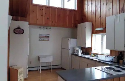 Manitoulin District House | Entire Beach House in Providence Bay, Manitoulin Island.