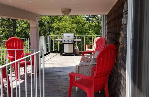 Manitoulin District House | Entire Beach House in Providence Bay, Manitoulin Island.