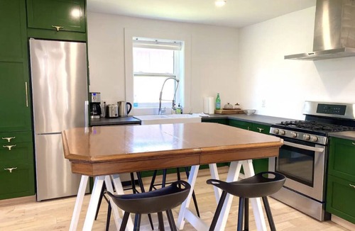 Wellington House | Entire bungalow in Hillier