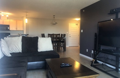 Southwest Edmonton Apartment | ★ ENTIRE COZY CONDOMINIUM ★