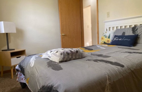 St. Cloud Bed & Breakfast | Entire Duplex in St. Cloud with Computer Office and 10% Wkly Discount