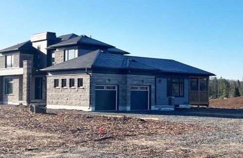 Dwight House | Entire Home in Lake of Bays -Huntsville Muskoka Algonquin