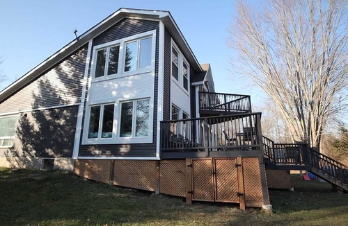 Marmora House | ❤️Entire Luxurious Waterfront Peninsula Cottage - VERY LARGE COTTAGE W/HOTTUB❤️