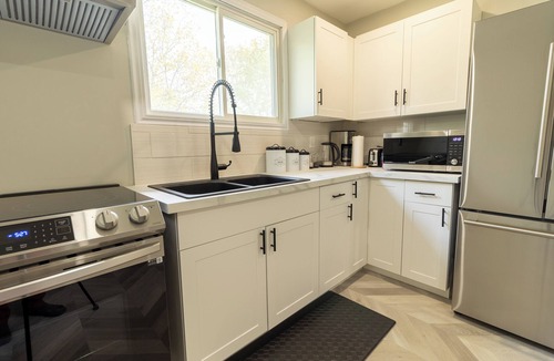Kemptville Apartment | Entire Suite in Kemptville, Ontario, Canada