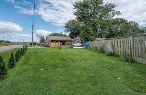 Selkirk House | Erie Shores Retreat, sleeps 6, Erie Shores Retreat