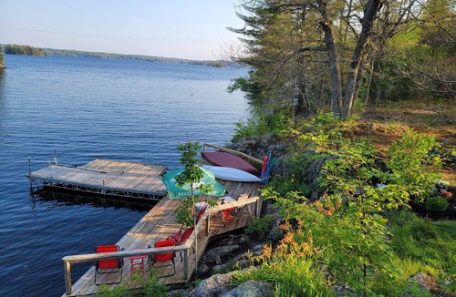 North Kawartha Cottage | Escape to a Lakeside Retreat on Stoney Lake