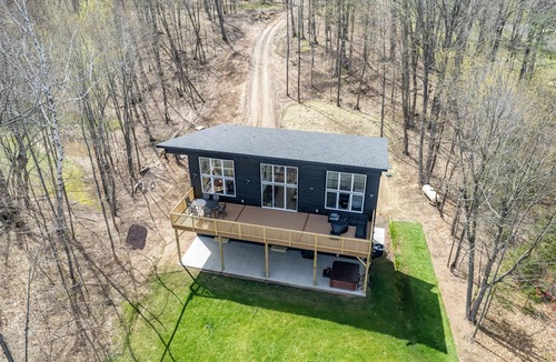 Carlton House | Escape to Chub Lake Retreat: Waterfront Luxury House in Carlton, Minnesota